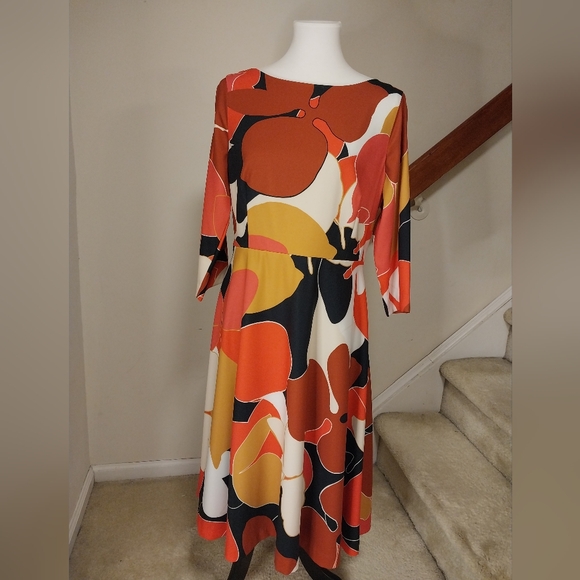 Beautiful Colorful Abstract Print Dress - Picture 5 of 6